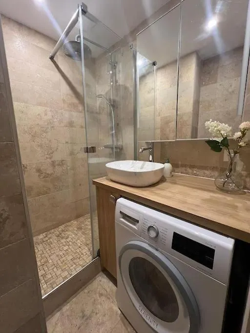 Paris - Appartement Confortable Proche Canal Ourcq 0*,  France