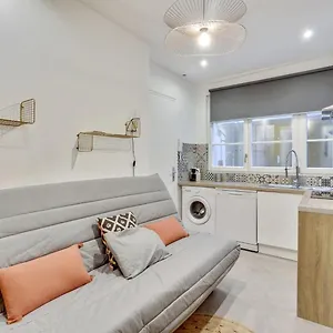 143 La Francaise, Apt, Paris